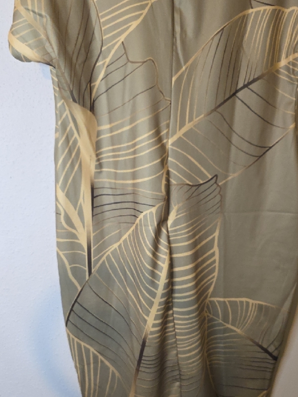 Elegant Green Leaf-Print Sheath Dress - Picture 10 of 10